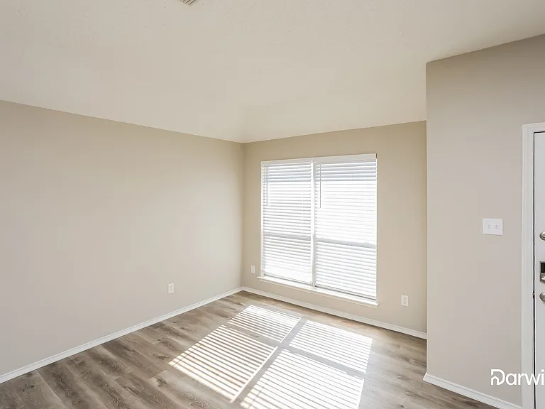 500 Ryan St — Photo 8
