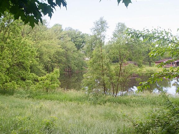 4th image of 1852 Woodridge Cir