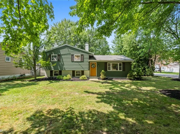 38380 Hurricane Dr, Willoughby, OH 44094