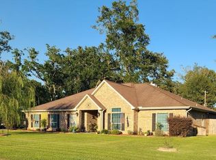 206 Live Oak St, Bridge City, TX 77611