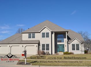 302 Jay St, Savoy, IL 61874