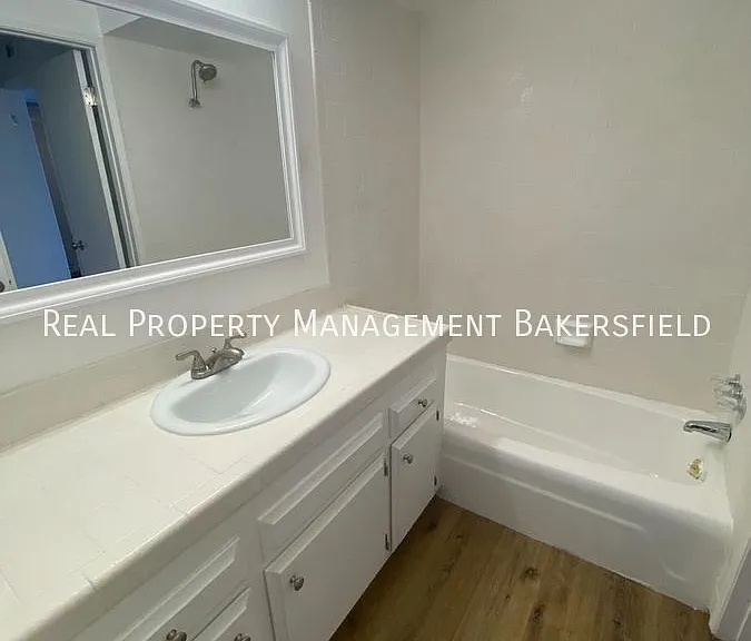 2401 Olive St — Photo 19