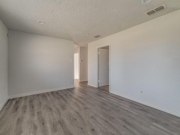 5th image of 1006 Caravan Trl
