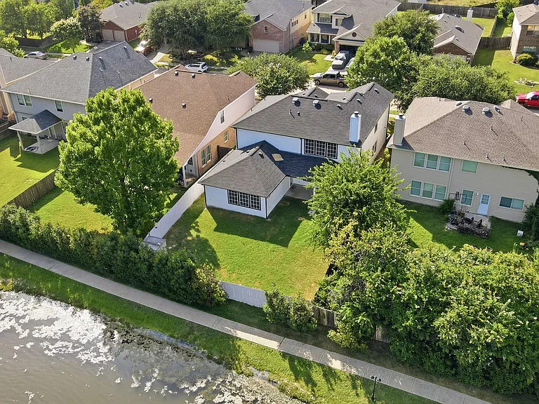417 Niagara Falls Dr — Photo 36