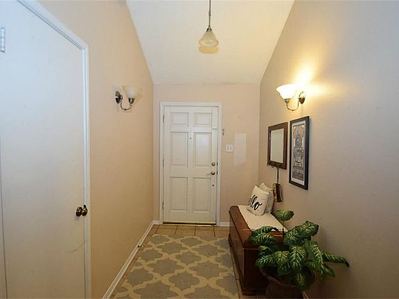 3rd image of 17414 Chamberlain Dr