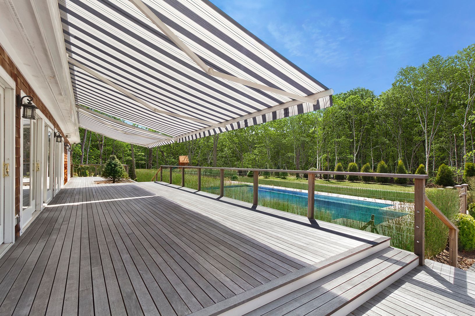  mahogany deck w awnings