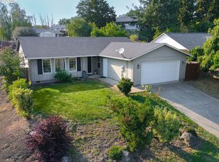320 Dark Horse St, Roseburg, OR 97471