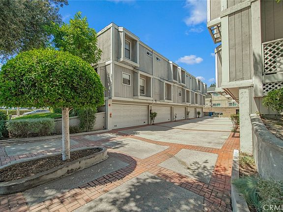 2nd image of 965 E Del Mar Blvd APT 4