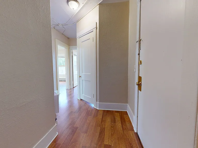 Roycroft Apartments — Photo 18