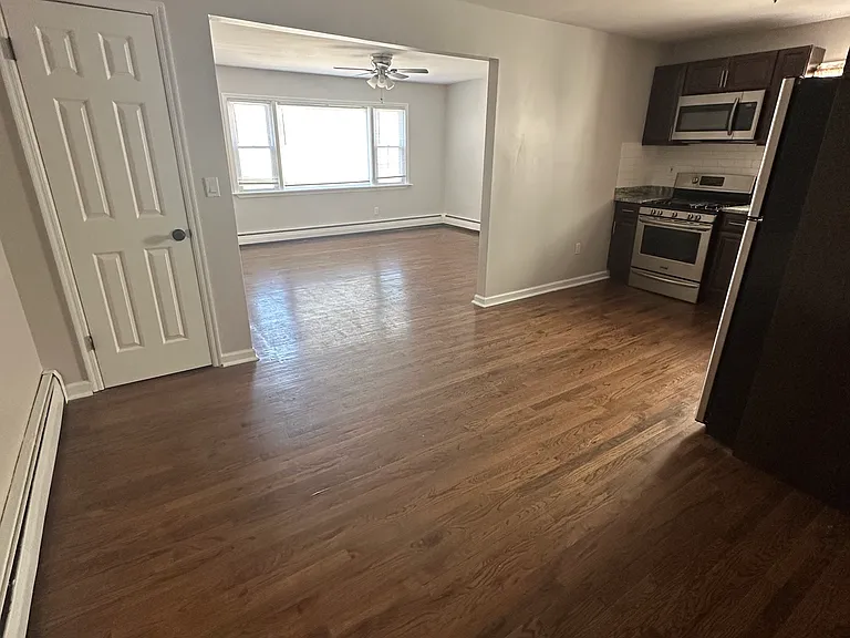 64 40th St #1L — Photo 11