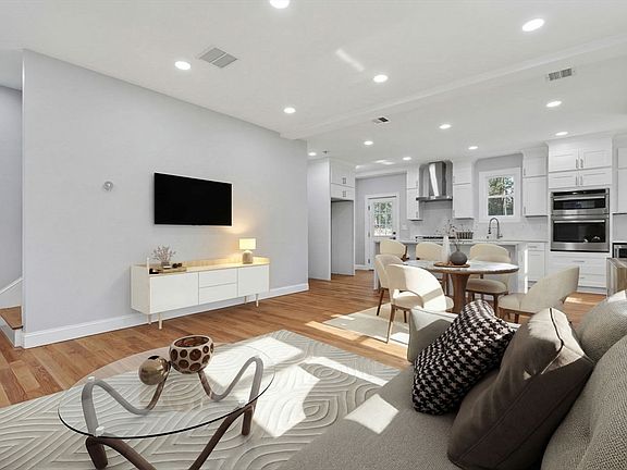 3rd image of 72 Westborough Rd #2