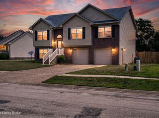 240 Crooked Oak Ct, Shepherdsville, KY 40165