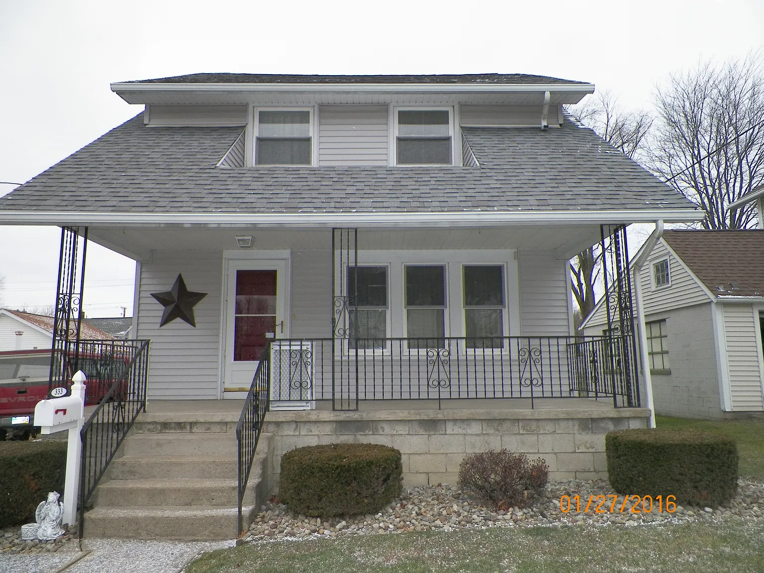 333 Oak Knoll Ave photo 1