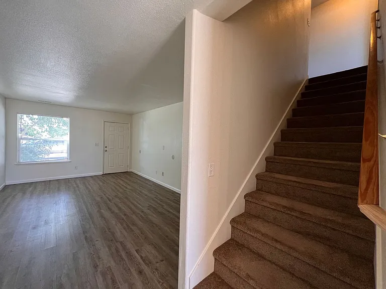 60 Cloud Drive — Photo 13