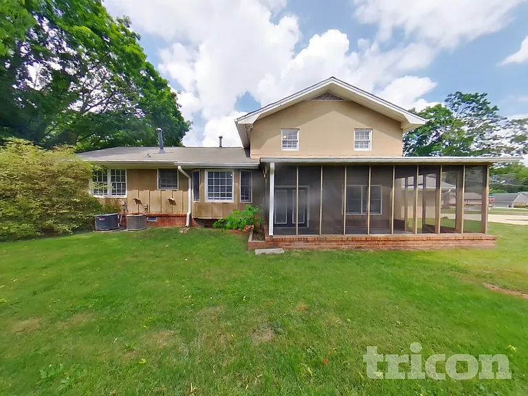 2339 Country Club Dr SE — Photo 22
