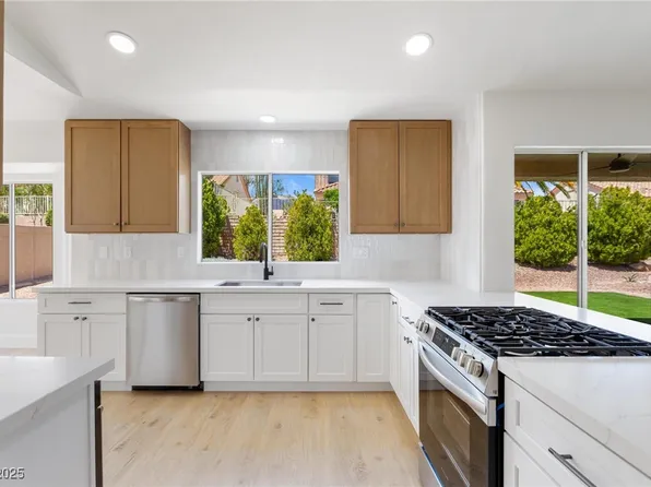 2913 Hawksdale Dr, Las Vegas, NV 89134