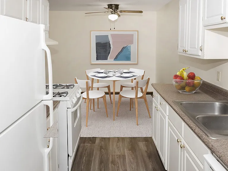 River Pointe — Photo 3
