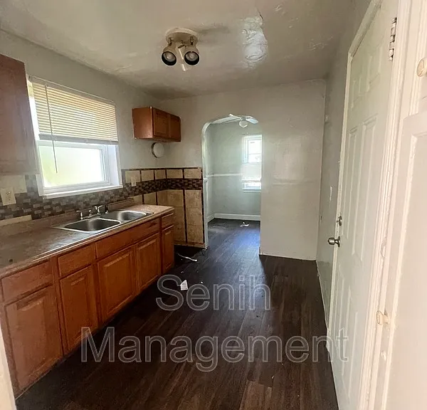 4627 Bedford St #1 — Photo 2