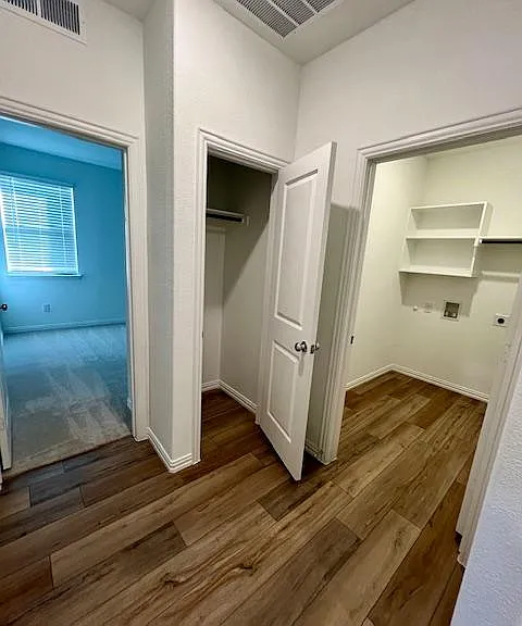 1124 Flameleaf Dr — Photo 9