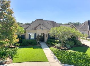 301 Lac Iberville Dr, Luling, LA 70070