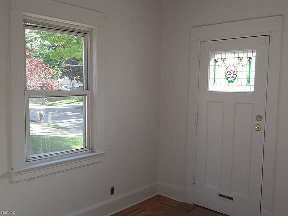3rd image of 435 Kissel Ave