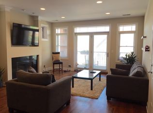 3543 N Southport Ave APT 3S, Chicago, IL 60657