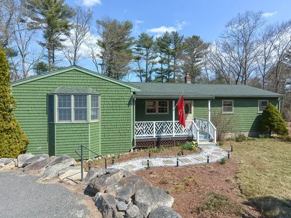 133 Center St, Carver, MA 02330