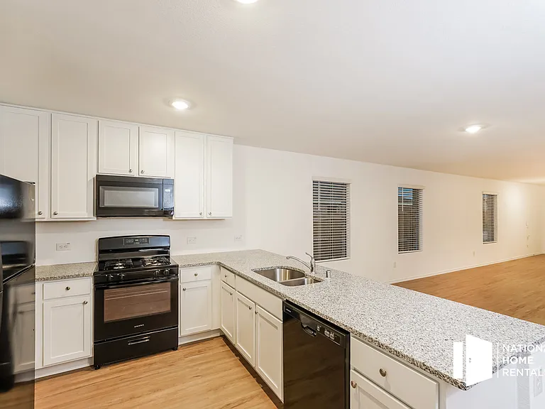 1016 Cencerro Ln — Photo 5