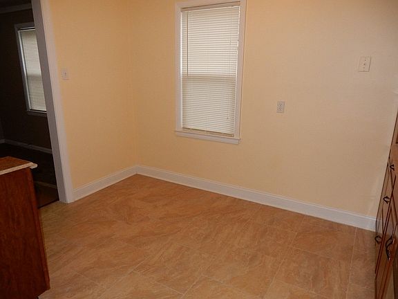 4th image of 4317 Mankato Ave