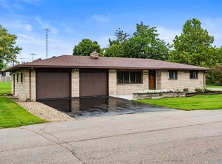 228 E Howard St, Parker City, IN 47368