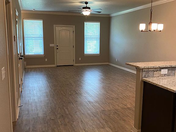 2nd image of 200 Sand Bar Ln