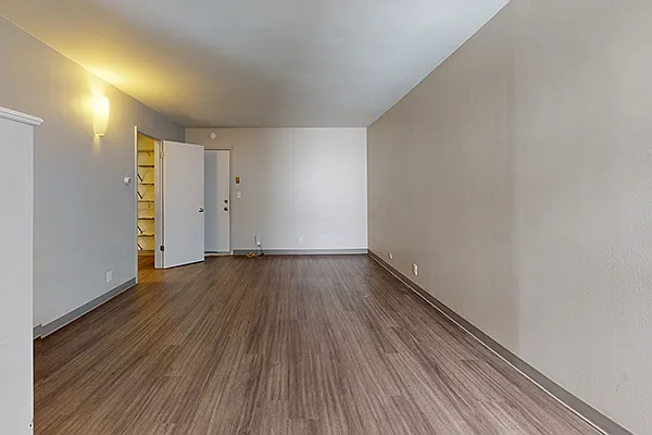 1040 E. Knapp St. — Photo 11