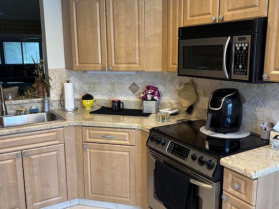 5th image of 7254 Clunie Place #15005