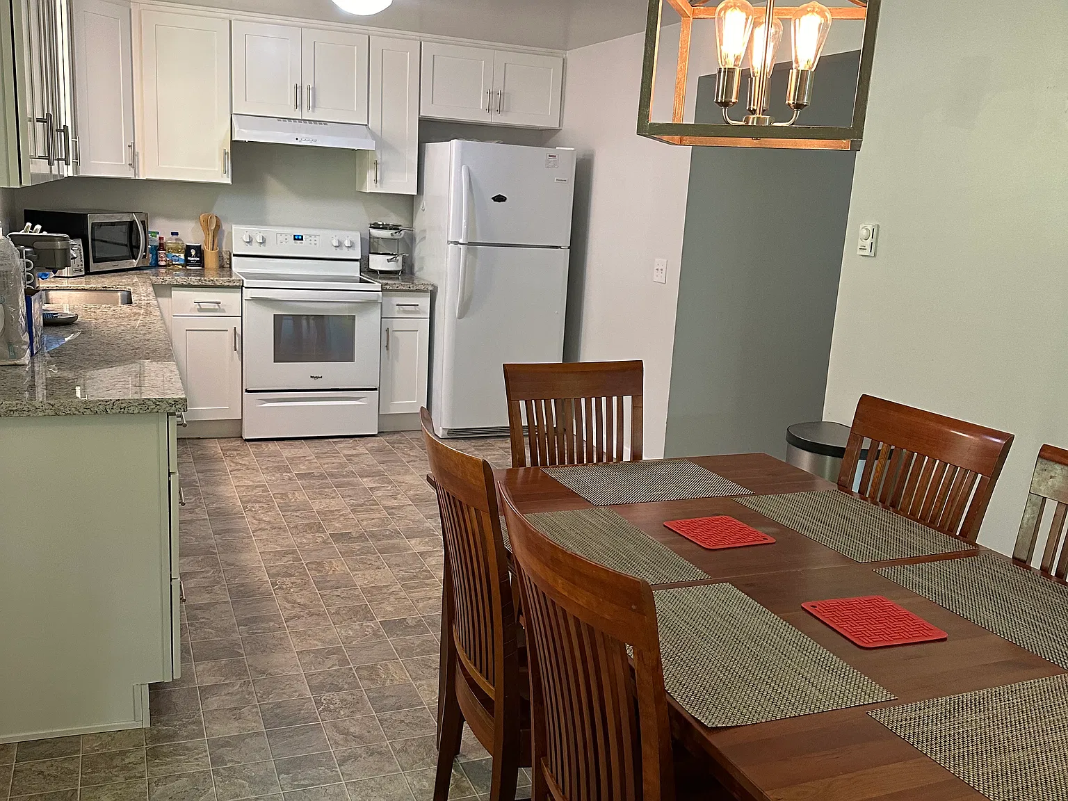 2 bed, 1100 sqft, $3,000 — Photo 4