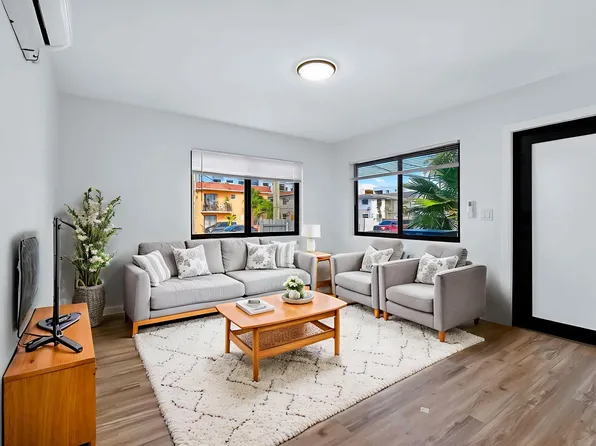 860 SW 3rd St APT 1, Miami, FL 33130