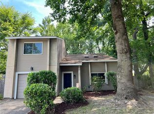 4480 Oak Lake Dr, Virginia Beach, VA 23462