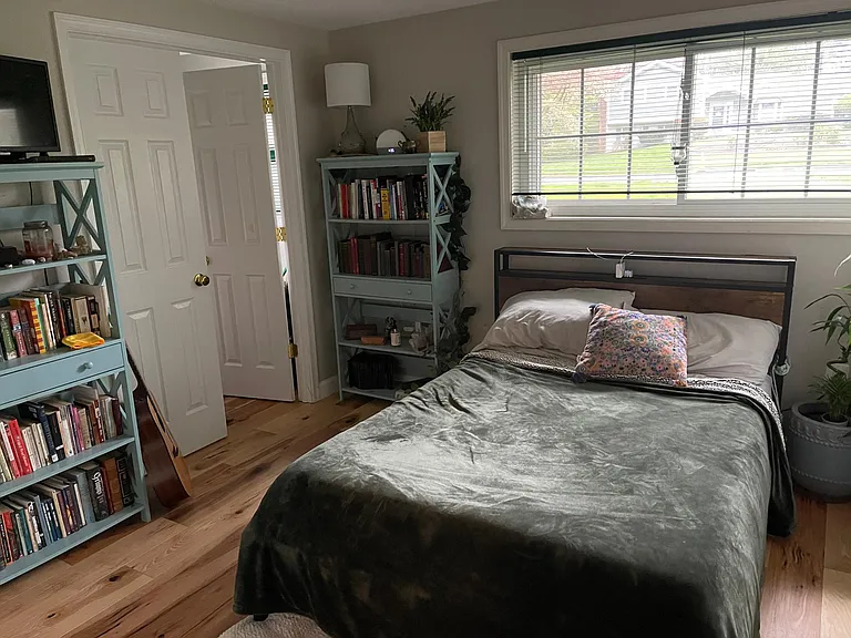 1917 Baton Dr — Photo 3