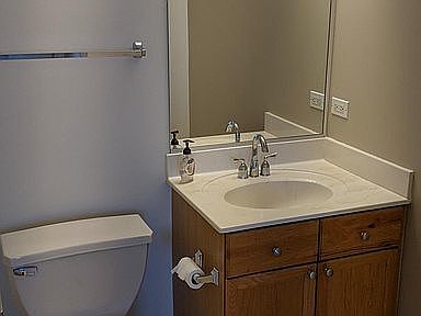 4th image of 400 Village Cir Unit 311