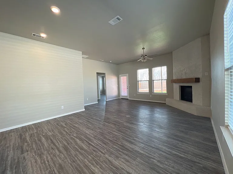 1910 Crescent Pl #1118 — Photo 4