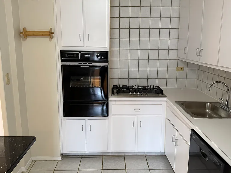39 E 39th St #2L — Photo 15