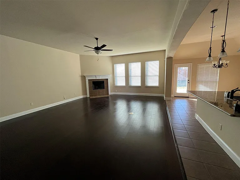 3826 Hyde Park Dr — Photo 9