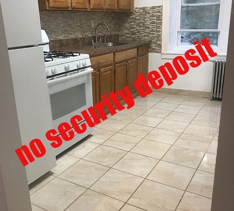 1st image of 39-09 Crescent St #1