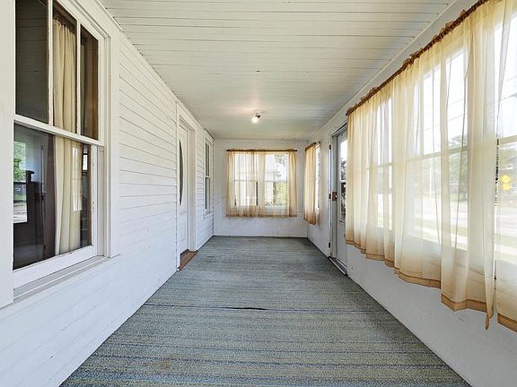 5th image of 449 W CLARK STREET