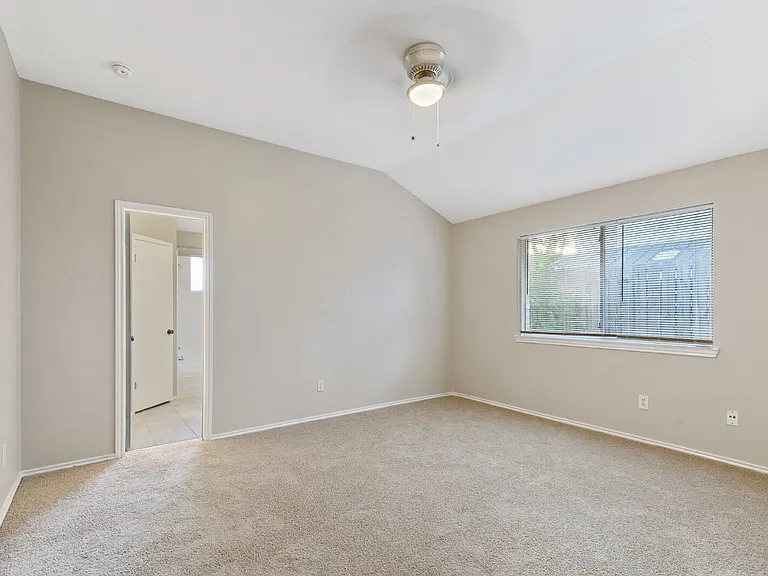 18067 Garden Manor Dr — Photo 7