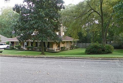 2nd image of 1804 Hollybrook Dr