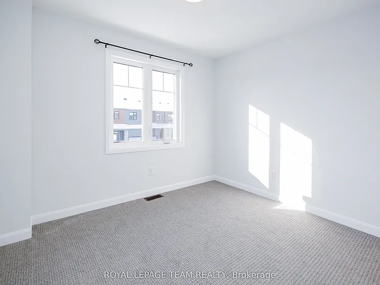 645 Hamsa St — Photo 35
