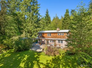 9840 Mandus Olson Rd NE, Bainbridge Island, WA 98110