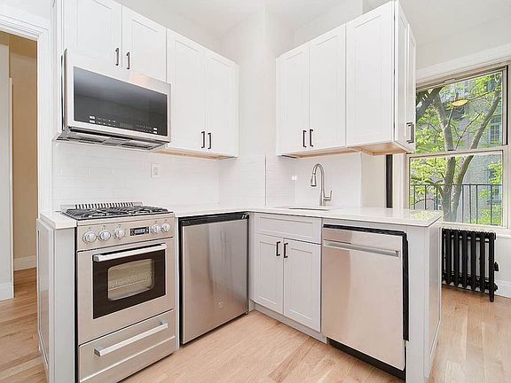 3rd image of 42 Grove St APT 5B