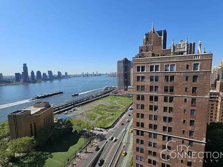 45 Tudor City Pl #2120 — Photo 1
