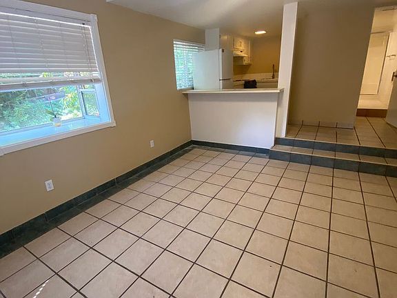 2nd image of 262 Athol Ave #3
